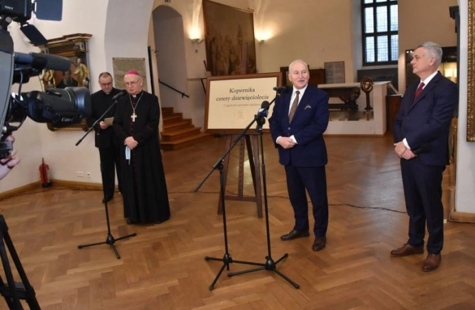 {Marszałek województwa warmińsko-mazurskiego oraz metropolita warmiński ogłosili wspólny konkurs na logo Roku Kopernika.}